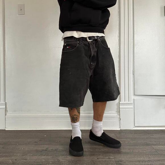 Vintage Y2K Black Faded Tommy Hilfiger Baggy Denim Shorts - Picture 3 of 8